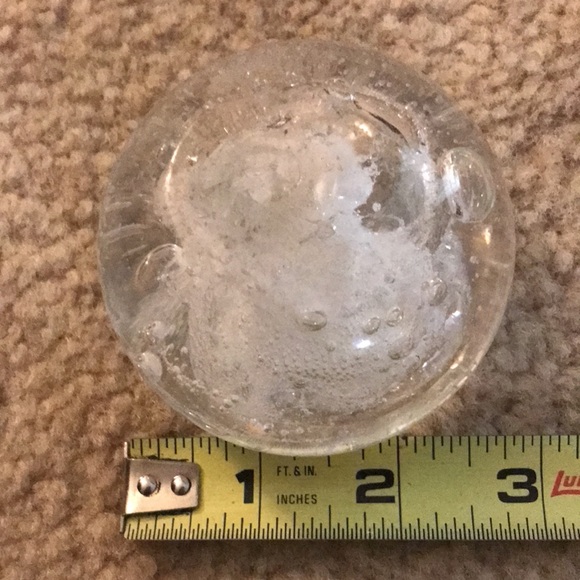 Art Glass/Bubble glass clear paper weight. - Picture 6 of 6